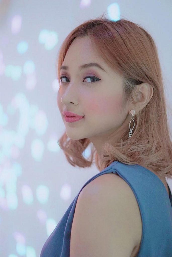 Hair, Face, Beauty, Skin, Hairstyle, Blue, Lady, Chin, Eyebrow, Forehead, Head, Lip, Eye, Shoulder, Cheek, Blond, Long hair, Brown hair, Model, Photography