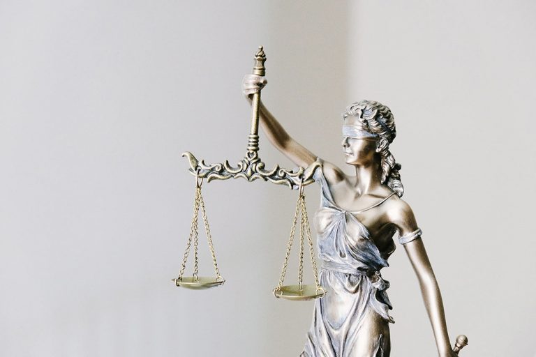 Sculpture, Figurine, Statue, Metal, Hand, Art, Photography, Justice, Social justice, Lady Justice, Criminal justice